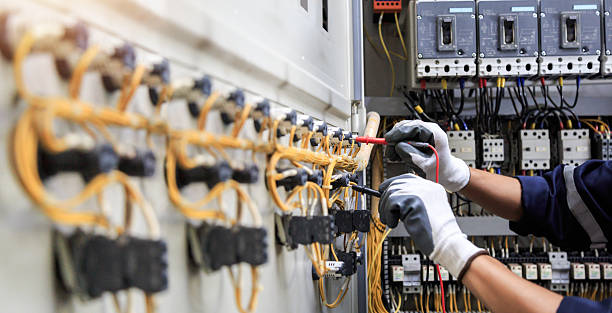 Professional Electrician technician working in Reed City, MI